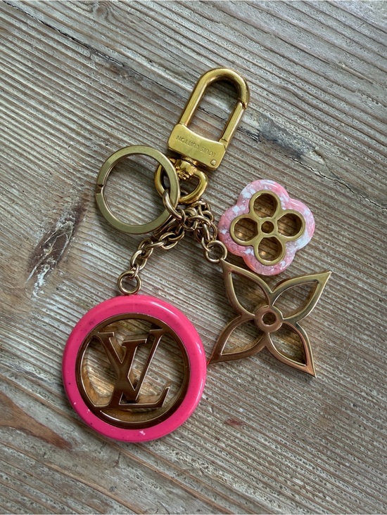 Louis Vuitton Accessories - Louis Vuitton Pink & Gold Monogram Key Holder Charm